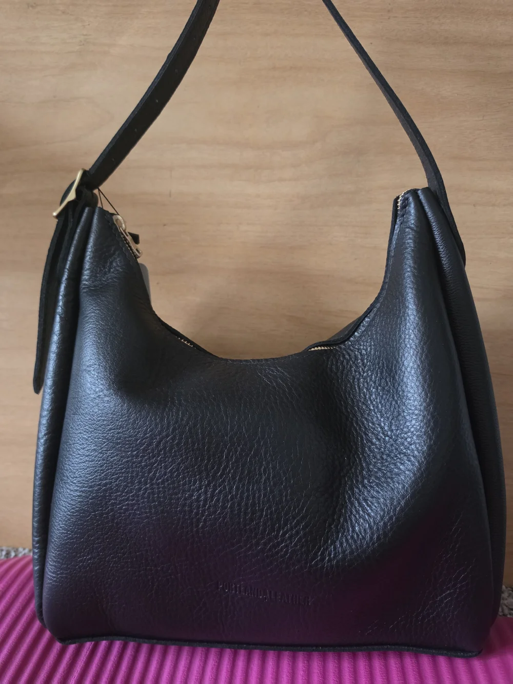 Portland Leather Good Black Medium Aspen Brand New